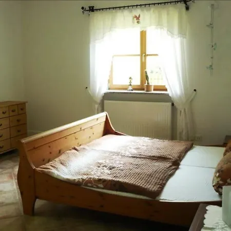 Ferienwohnung Lindert *